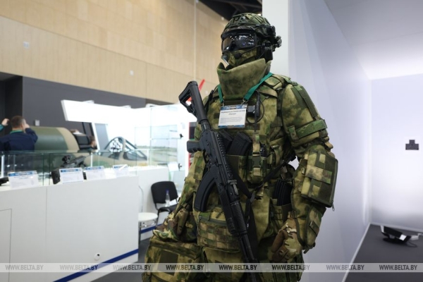 Иммерсивный кинотеатр и робот, который делает комплименты. Чем удивила "Моя Беларусь" в первый день 