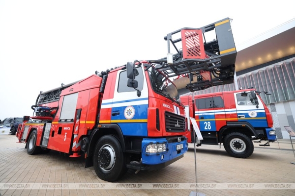 Иммерсивный кинотеатр и робот, который делает комплименты. Чем удивила "Моя Беларусь" в первый день 