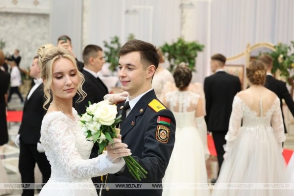 Как прошел новогодний бал во Дворце Независимости. Яркие детали и подробности праздника 