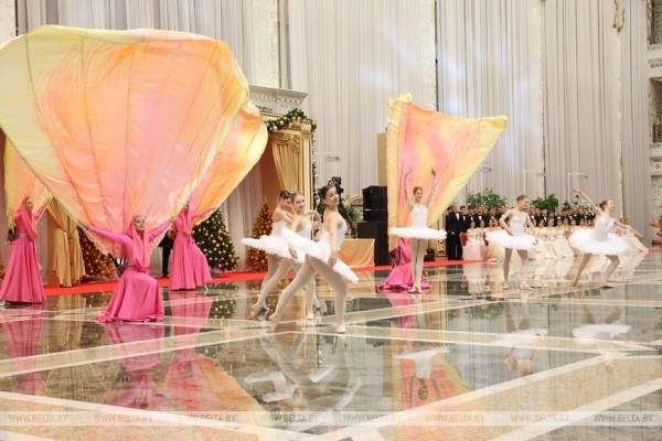 Как прошел новогодний бал во Дворце Независимости. Яркие детали и подробности праздника 