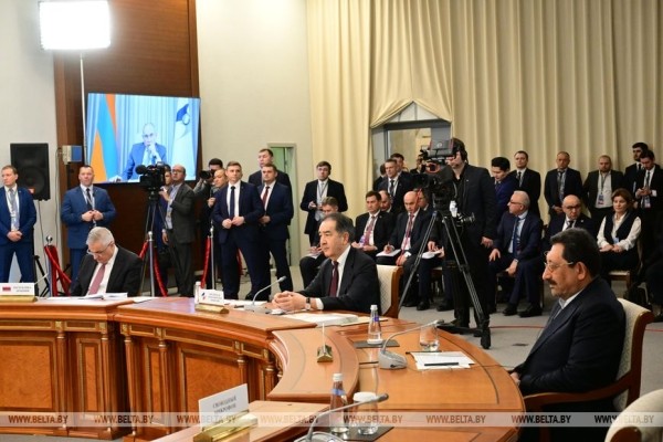 О приоритетах белорусского председательства в ЕАЭС и позиции Пашиняна, 
которая не поддается объяснению. Подробности из кулуаров саммита