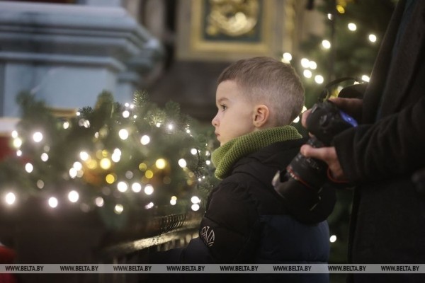 ФОТОРЕПОРТАЖ: Католики Беларуси празднуют Рождество Христово