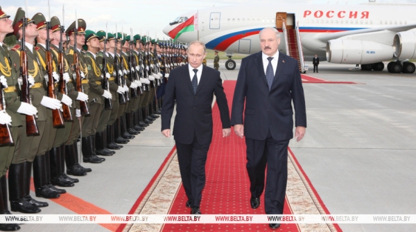 Почему Путин отказался от саммита "большой восьмерки" и полетел в Минск в 2012-м?