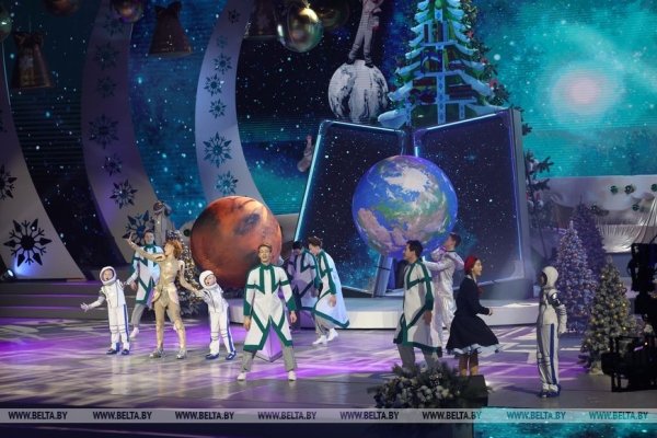 Серьезные дебаты под Питером, белорусский "Москвич" и правда жизни от Лукашенко. Итоги недели Президента