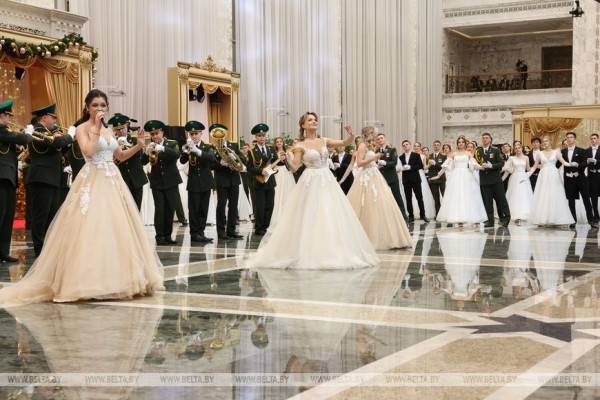 Как прошел новогодний бал во Дворце Независимости. Яркие детали и подробности праздника 