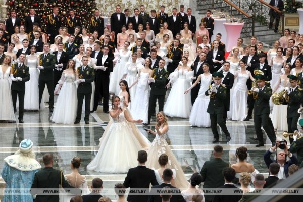 Как прошел новогодний бал во Дворце Независимости. Яркие детали и подробности праздника 