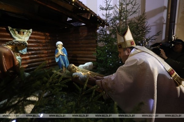 ФОТОРЕПОРТАЖ: Католики Беларуси празднуют Рождество Христово