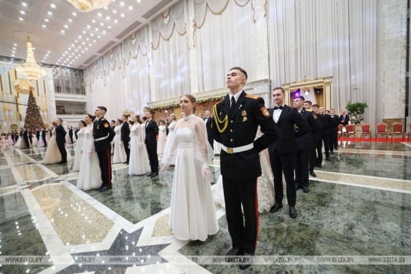 Как прошел новогодний бал во Дворце Независимости. Яркие детали и подробности праздника 