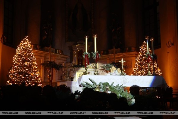 ФОТОРЕПОРТАЖ: Католики Беларуси празднуют Рождество Христово