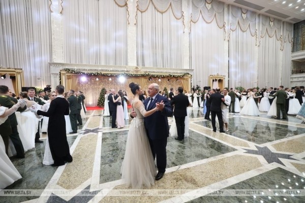 Как прошел новогодний бал во Дворце Независимости. Яркие детали и подробности праздника 