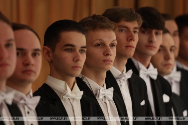 Как прошел новогодний бал во Дворце Независимости. Яркие детали и подробности праздника 