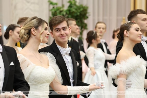 Как прошел новогодний бал во Дворце Независимости. Яркие детали и подробности праздника 