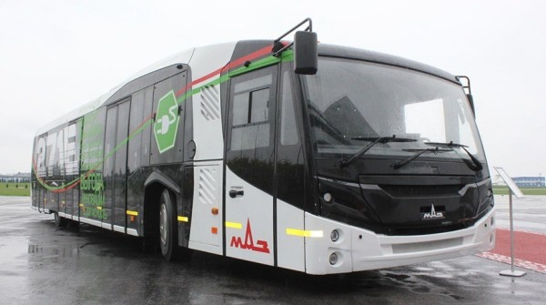 Перронные автобусы и спецтехника: МАЗ организует поставки для Национального аэропорта Минск 