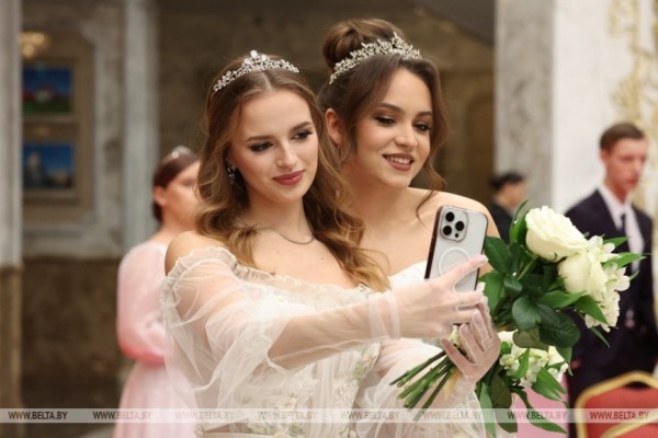 Как прошел новогодний бал во Дворце Независимости. Яркие детали и подробности праздника 