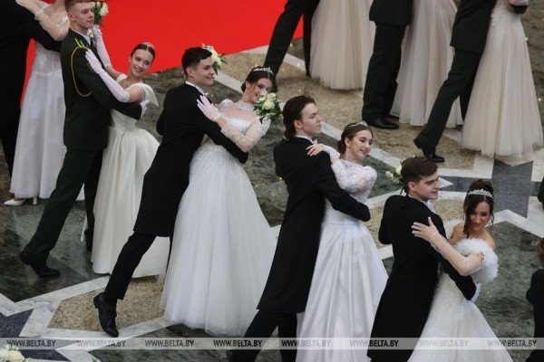 Как прошел новогодний бал во Дворце Независимости. Яркие детали и подробности праздника 