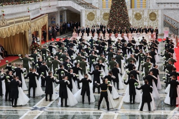 Как прошел новогодний бал во Дворце Независимости. Яркие детали и подробности праздника 