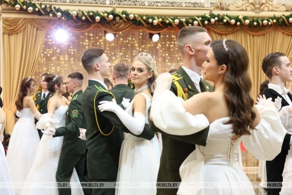 Как прошел новогодний бал во Дворце Независимости. Яркие детали и подробности праздника 