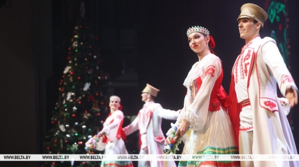 Дни Москвы в Минске открылись выступлением российских мастеров искусств Дни Москвы в Минске открылись выступлением российских мастеров искусств