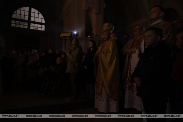 ФОТОРЕПОРТАЖ: Католики Беларуси празднуют Рождество Христово