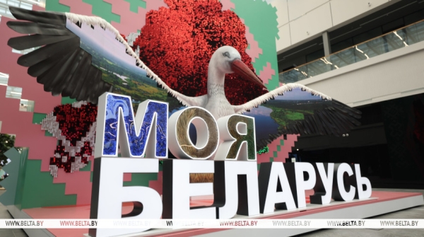 Иммерсивный кинотеатр и робот, который делает комплименты. Чем удивила "Моя Беларусь" в первый день 