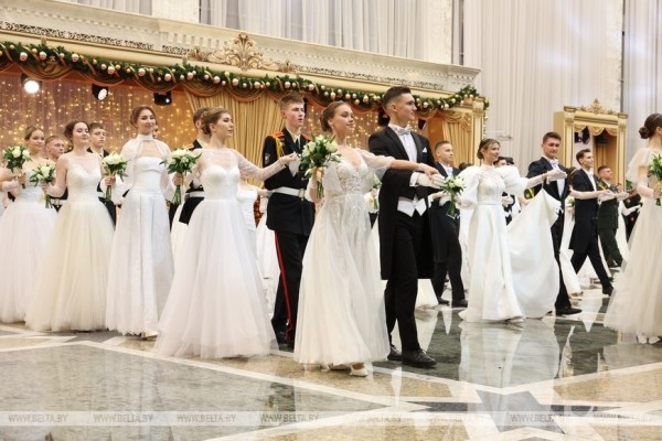 Как прошел новогодний бал во Дворце Независимости. Яркие детали и подробности праздника 