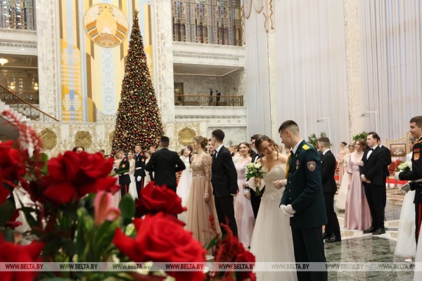 Серьезные дебаты под Питером, белорусский "Москвич" и правда жизни от Лукашенко. Итоги недели Президента