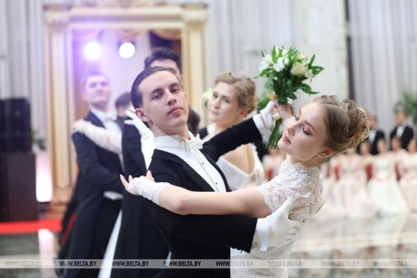 Как прошел новогодний бал во Дворце Независимости. Яркие детали и подробности праздника 