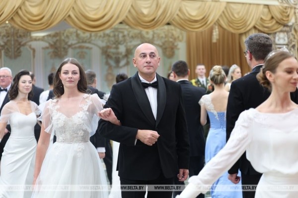 Как прошел новогодний бал во Дворце Независимости. Яркие детали и подробности праздника 