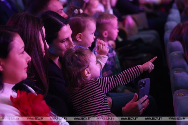 Серьезные дебаты под Питером, белорусский "Москвич" и правда жизни от Лукашенко. Итоги недели Президента