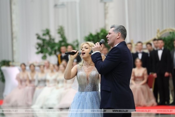 Как прошел новогодний бал во Дворце Независимости. Яркие детали и подробности праздника 