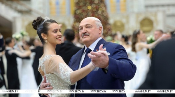 Как прошел новогодний бал во Дворце Независимости. Яркие детали и подробности праздника 