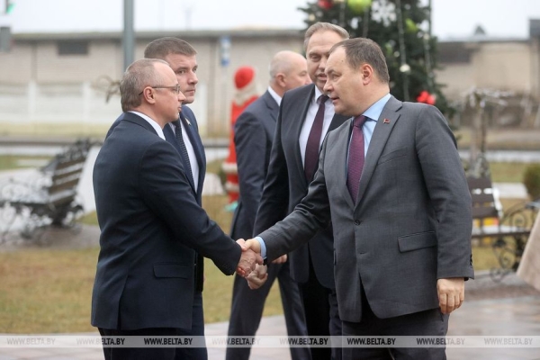 Объем вырастет вдвое. Головченко ознакомился с подготовкой к открытию цеха ОАО "Беллакт" в Волковыске