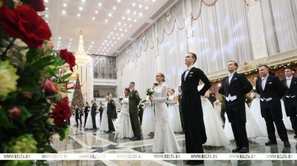 Как прошел новогодний бал во Дворце Независимости. Яркие детали и подробности праздника 