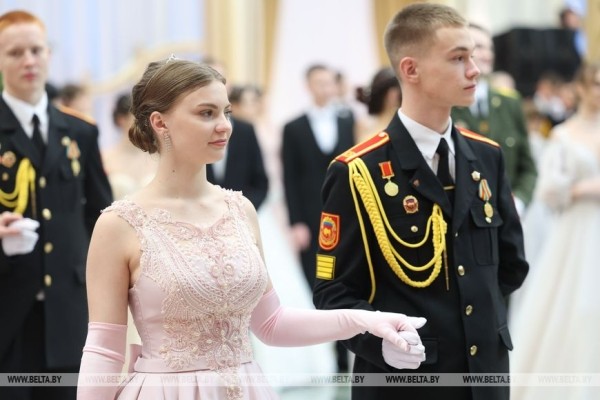 Как прошел новогодний бал во Дворце Независимости. Яркие детали и подробности праздника 