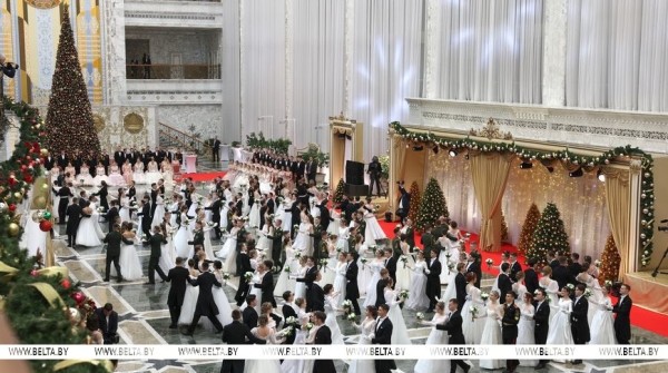 Как прошел новогодний бал во Дворце Независимости. Яркие детали и подробности праздника 