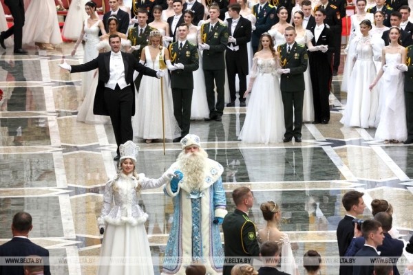 Как прошел новогодний бал во Дворце Независимости. Яркие детали и подробности праздника 