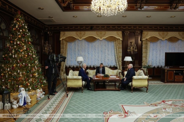 Серьезные дебаты под Питером, белорусский "Москвич" и правда жизни от Лукашенко. Итоги недели Президента