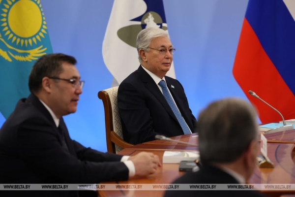 Серьезные дебаты под Питером, белорусский "Москвич" и правда жизни от Лукашенко. Итоги недели Президента