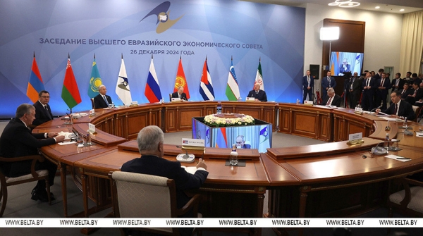 Серьезные дебаты под Питером, белорусский "Москвич" и правда жизни от Лукашенко. Итоги недели Президента