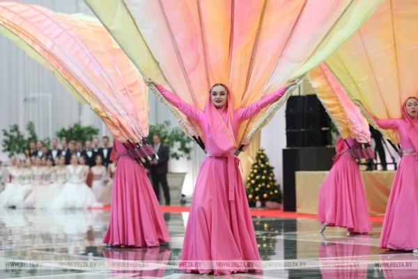 Как прошел новогодний бал во Дворце Независимости. Яркие детали и подробности праздника 