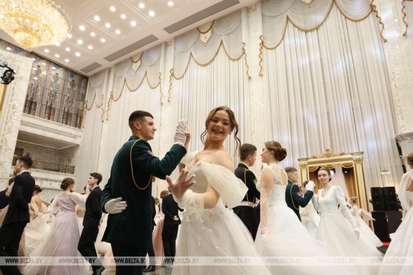 Как прошел новогодний бал во Дворце Независимости. Яркие детали и подробности праздника 