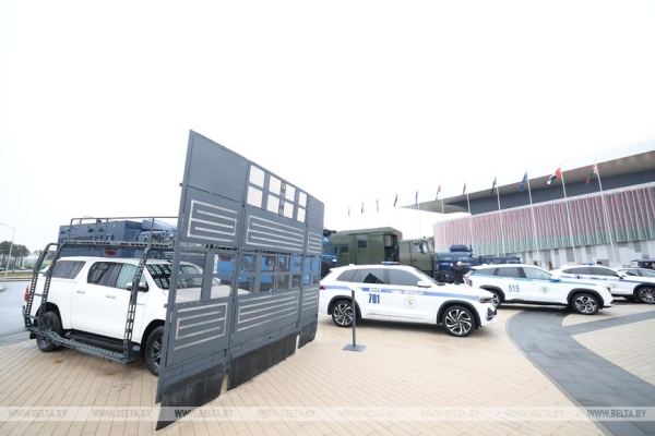 Иммерсивный кинотеатр и робот, который делает комплименты. Чем удивила "Моя Беларусь" в первый день 