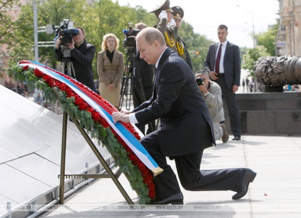 Почему Путин отказался от саммита "большой восьмерки" и полетел в Минск в 2012-м?