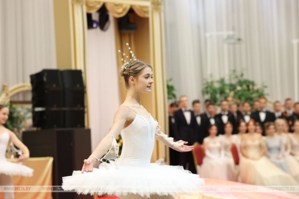 Как прошел новогодний бал во Дворце Независимости. Яркие детали и подробности праздника 