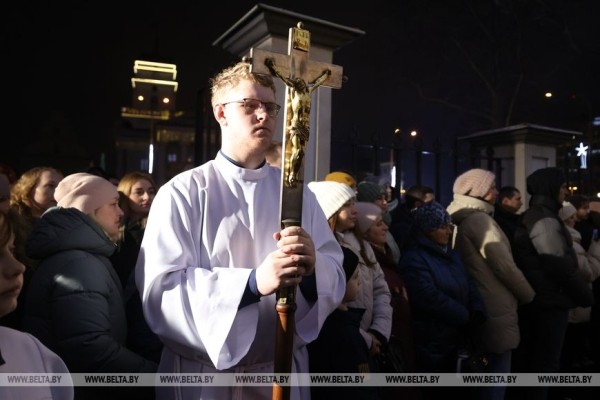 ФОТОРЕПОРТАЖ: Католики Беларуси празднуют Рождество Христово