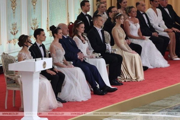 Как прошел новогодний бал во Дворце Независимости. Яркие детали и подробности праздника 