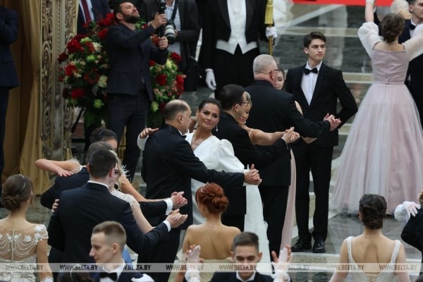 Как прошел новогодний бал во Дворце Независимости. Яркие детали и подробности праздника 