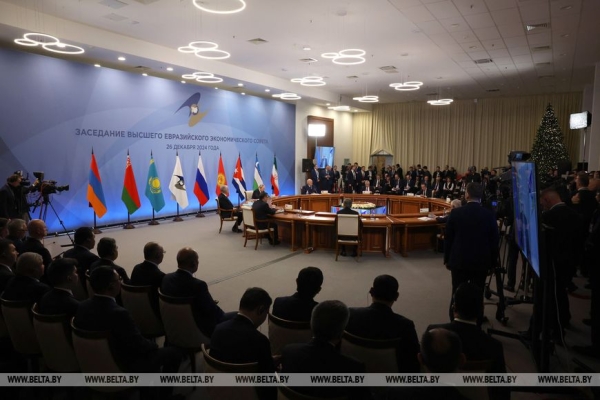 Серьезные дебаты под Питером, белорусский "Москвич" и правда жизни от Лукашенко. Итоги недели Президента