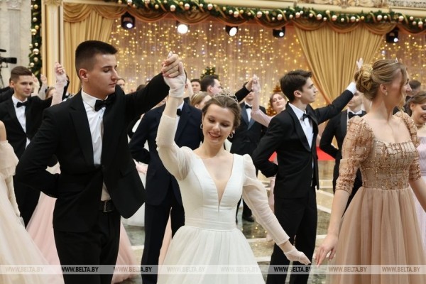 Как прошел новогодний бал во Дворце Независимости. Яркие детали и подробности праздника 