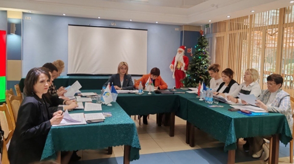 "Путешествие в страну выборов": профсоюз работников образования издал интерактивный журнал для детей